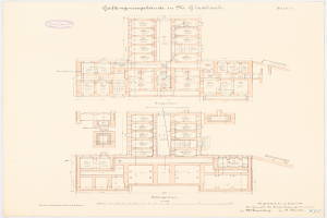 Ein detaillierter Grundrissplan einer Einrichtung in Mr. Gladbach, einschließlich eines Gefängnisgebäudes, mit begleitendem Text, der den Aufbau beschreibt.