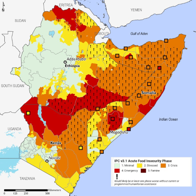 Karte von Afrika mit Farben, die verschiedene Prozentangaben zur Nahrungsunsicherheit pro Land anzeigen, begleitet von erklärendem Text zur Schwere.