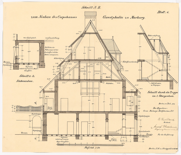 Schwarze und weiße architektonische Zeichnung eines Hauses mit zahlreichen Fenstern und einem Dach mit Giebel, beschriftet als erstes Haus in Deutschland, begleitet von detaillierten Bauplänen und Text.
