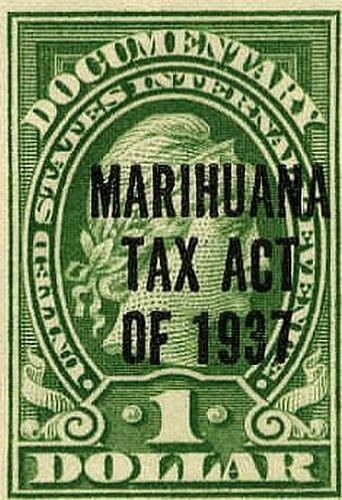 Grüner Stempel mit 'Marihuana-Steuergesetz von 1937' darauf.
