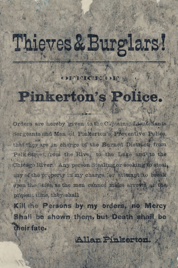 Ein Plakat mit fettem schwarzem Text, der "Diebe & Einbrecher Pinkertons Polizei" auf einem weißen Hintergrund liest, von einem dünnen schwarzen Rand eingerahmt.