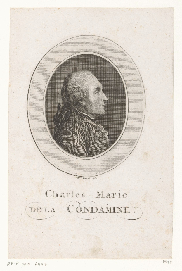 Porträt von Charles Marie de la Condamine, einem französischen Komponist, in einem weißen Hemd und schwarzer Fliege mit verschränkten Händen, ernster Miene und konzentriertem Blick.